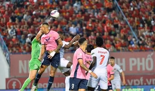 Hải Phòng FC nhận án phạt trước trận gặp Nam Định vì lỗi của các cổ động viên.