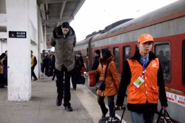 Cuộc sống của người đàn ông "khổng lồ" nhất thế giới ảnh 3