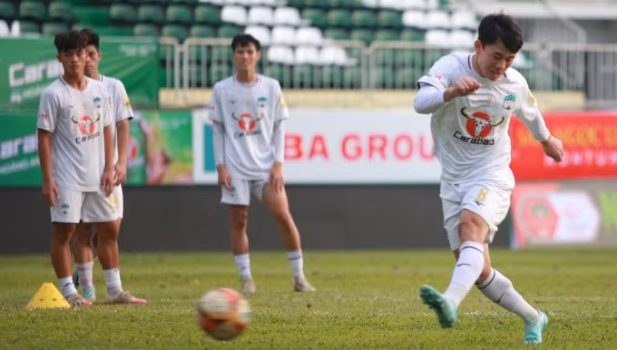 Hoàng Anh Gia Lai gây thất vọng khi để Hồng Lĩnh Hà Tĩnh cầm hòa ở vòng 1 V.League.