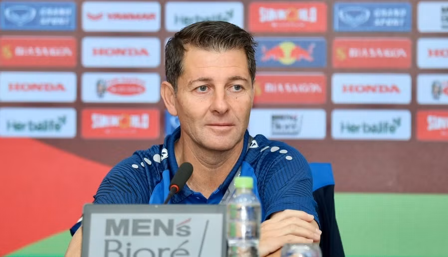 HLV đội tuyển Iraq thận trọng ở Asian Cup.