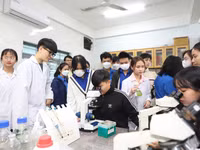 Sinh viên Trường Đại học Sư phạm (Đại học Đà Nẵng). Ảnh: NTCC