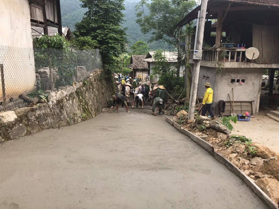 Làm đường giao thông nông thôn ở xã Lay Nưa, thị xã Mường Lay. ntm1-2.jpg