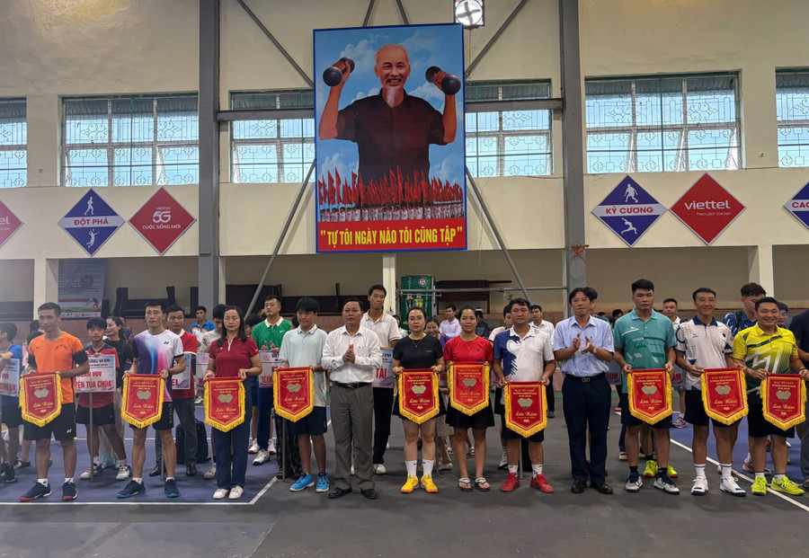 Gần 200 vận động viên tranh tài Giải Pickleball Gia đình tỉnh Điện Biên