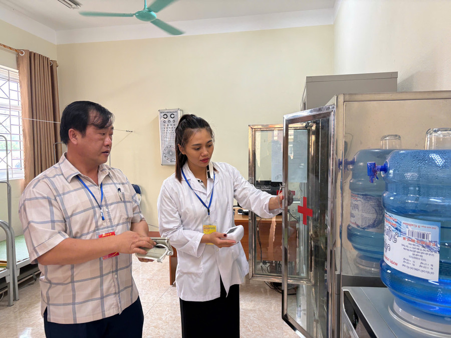 Điểm thi Trường THPT Lương Thế Vinh đã chuẩn bị đủ cơ số thuốc cho Kỳ thi tốt nghiệp THPT 2025. kiem-tra-1.jpg