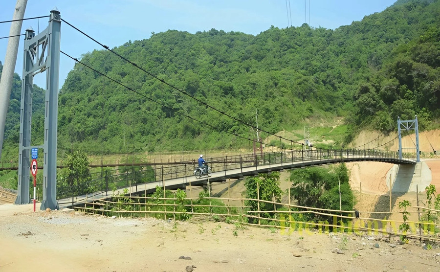 Nhiều cây cầu mới được xây dựng tại các xã vùng sâu, vùng xa của tỉnh Điện Biên. giam-ngheo-2.jpg