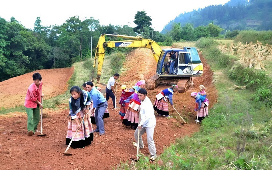 Nhiều chương trình, dự án được tỉnh Điện Biên triển khai đầu tư, nhằm giúp đỡ cho các gia đình, đối tượng đặc biệt khó khăn thoát nghèo, vươn lên trong cuộc sống. giam-ngheo.jpg