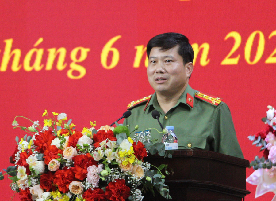 Đại tá Vũ Văn Đấu phát biểu nhận nhiệm vụ. img-3335.jpg