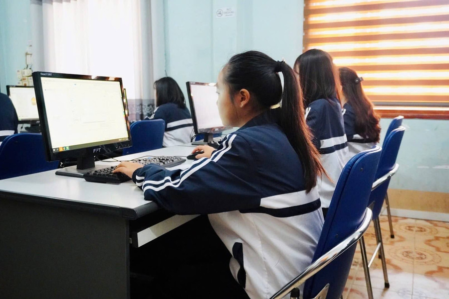 Học viên nghề Công nghệ thông tin, Trường Cao đẳng Điện Biên thực hành các kỹ năng lập trình trên máy tính. 505877041-1160781312742687-2999772705448399668-n.jpg