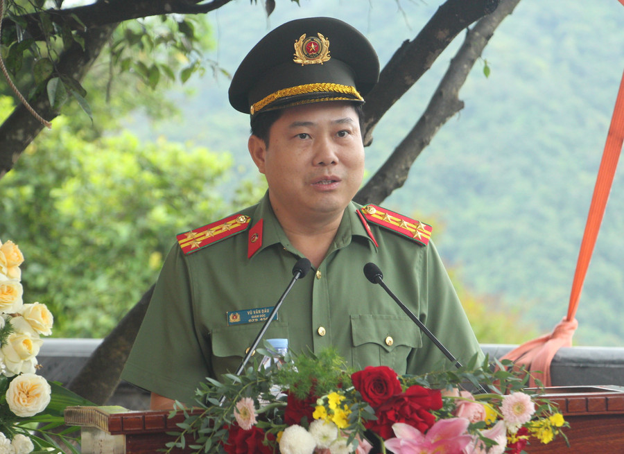 Đại tá Vũ Văn Đấu phát biểu tại buổi lễ. khanh-thanh-1-4256.jpg
