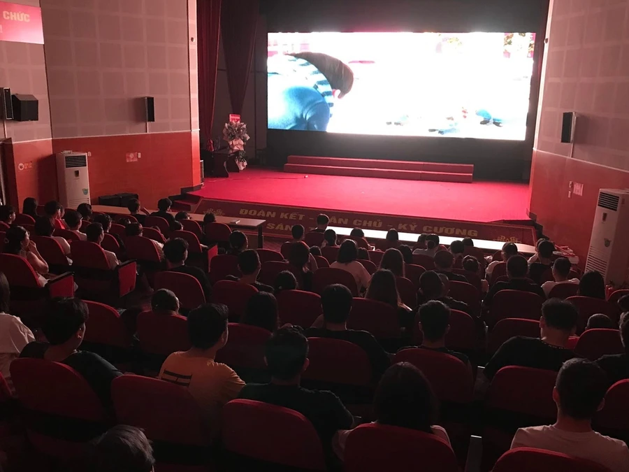 Buổi chiếu phim miễn phí tại Rạp chiếu phim (tổ 1, phường Mường Thanh, TP. Điện Biên Phủ). 
