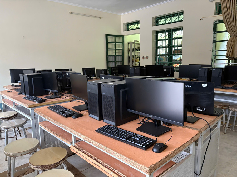 Phòng tin học Trường PTDTBT THCS Chiềng Sơ hiện đã cơ bản đáp ứng nhu cầu dạy và học. z6979076607374-d94a3b880332324d8844ad6632d35039.jpg