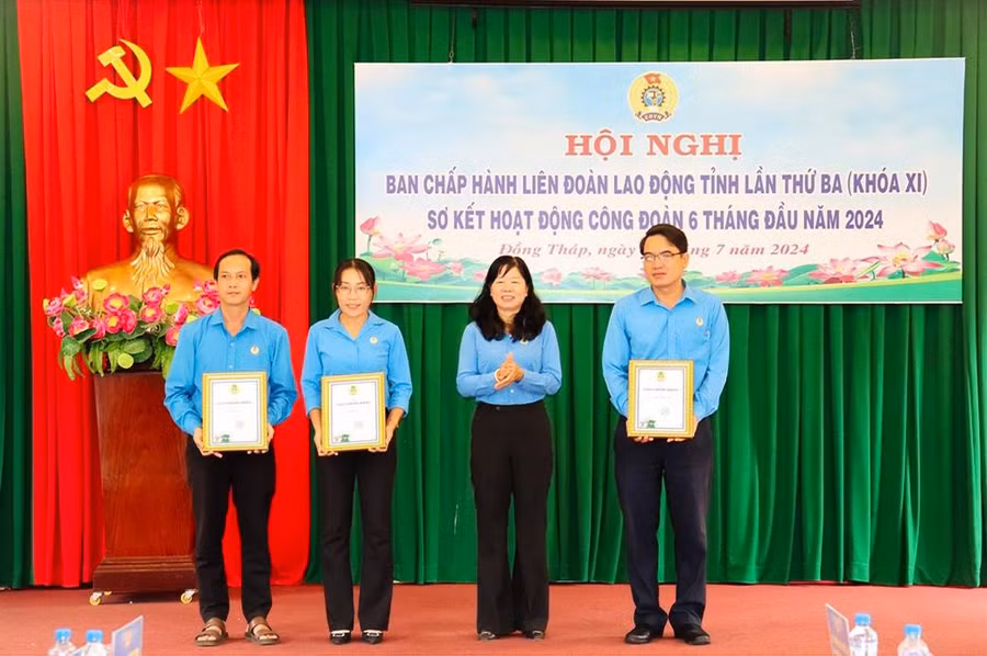 Công đoàn ngành Giáo dục Đồng Tháp giành giải Nhất tập thể. 