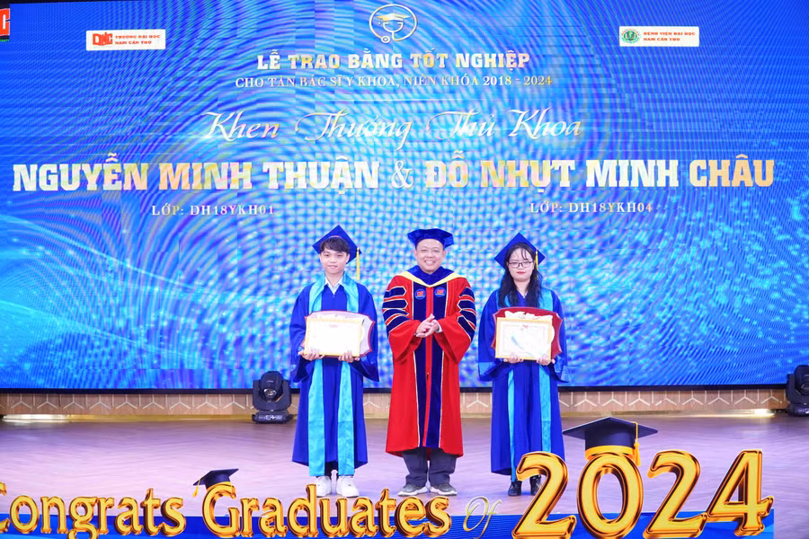 hon 200 bac si truong nam can tho (2).jpg