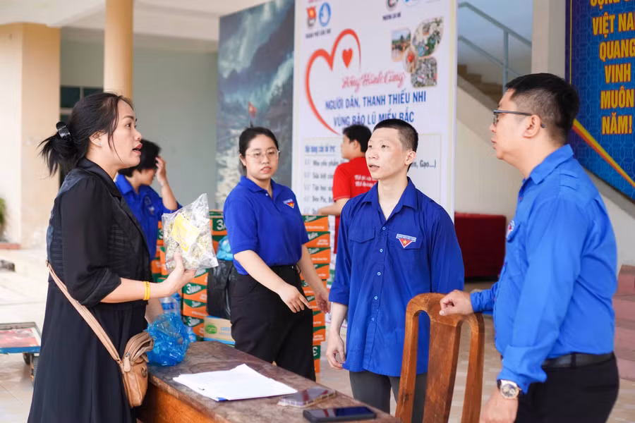 can tho ho tro dong bao vung lu (2).JPG