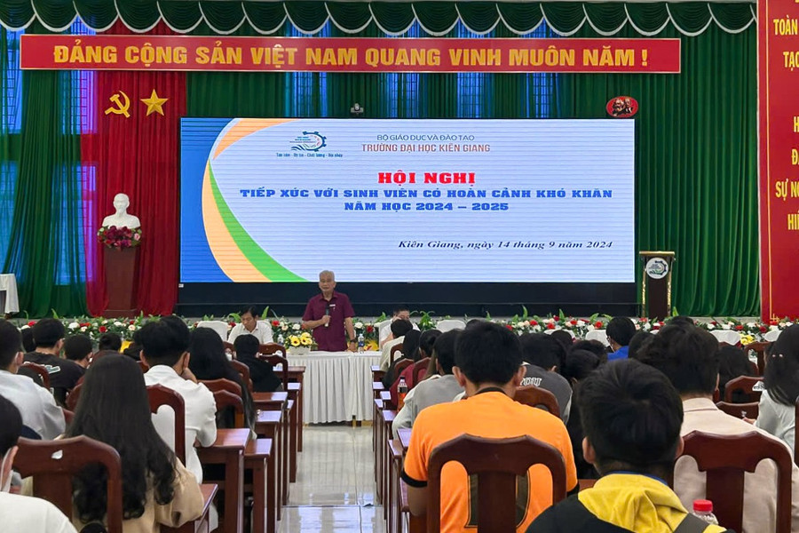 Trường ĐH Kiên Giang không để sinh viên nghỉ học vì hoàn cảnh khó khăn.