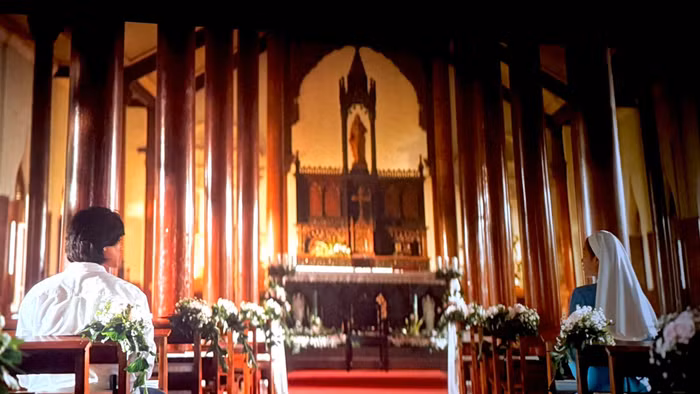 "Hẹn em ngày nhật thực" được đánh giá là nhẹ nhàng nhưng rất cảm xúc.