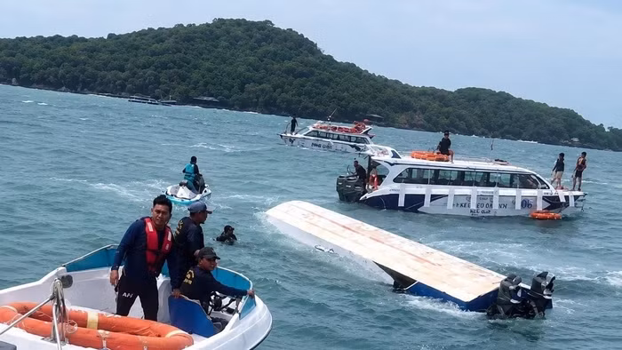 Phương tiện đường thủy bị lật trong vụ tai nạn ở biển Phú Quốc vào ngày 11/7 - Ảnh: ITN.