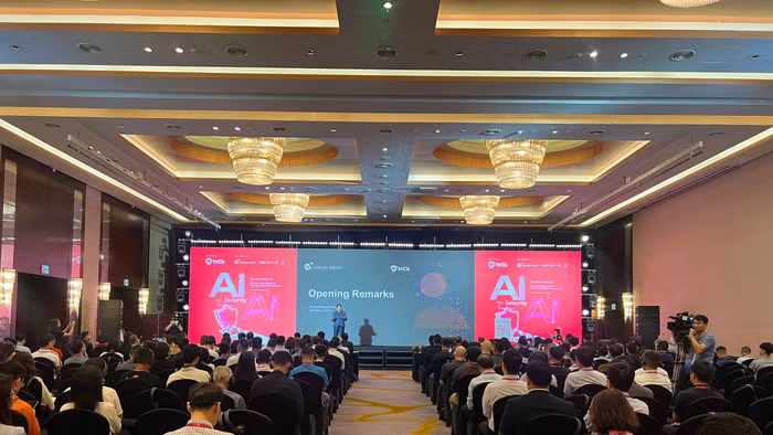 Toàn cảnh hội thảo “Bảo mật trong kỷ nguyên AI - Chiến lược hình thành tương lai số”.