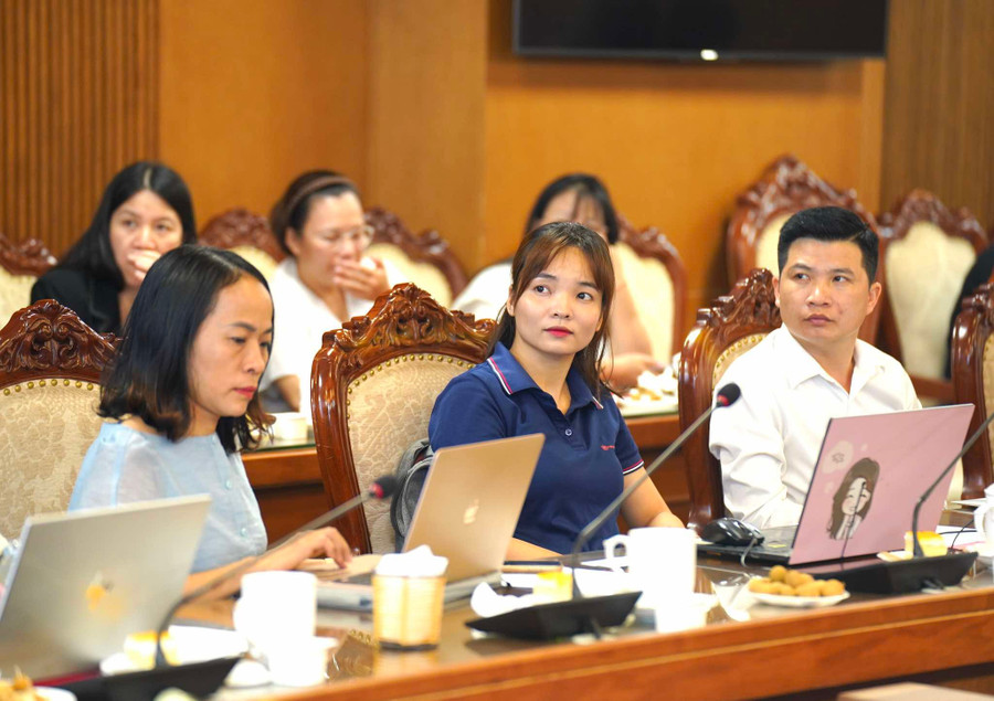 Các nhà báo, phóng viên đến từ các cơ quan thông tấn báo chí Trung ương và địa phương tham dự họp báo. giai-bao-chi-3.jpg