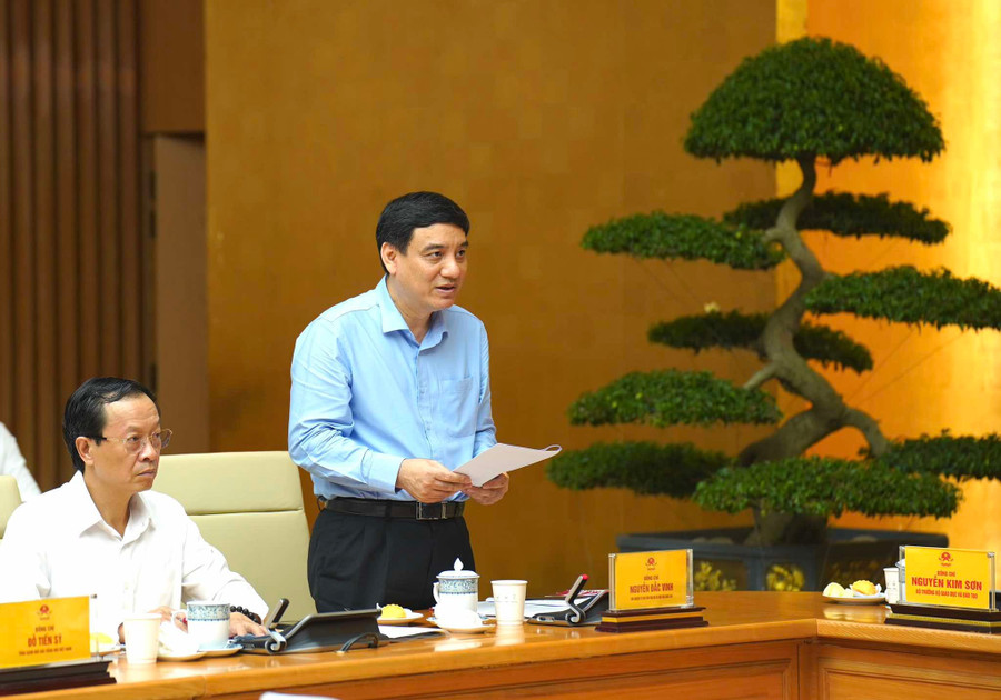 Ông Nguyễn Đắc Vinh, Chủ nhiệm Ủy ban Văn hóa và Xã hội của Quốc hội đánh giá, năm học vừa qua, Bộ GD&ĐT đã làm tốt công tác quản lý nhà nước về giáo dục và đào tạo. ong-vinh.jpg