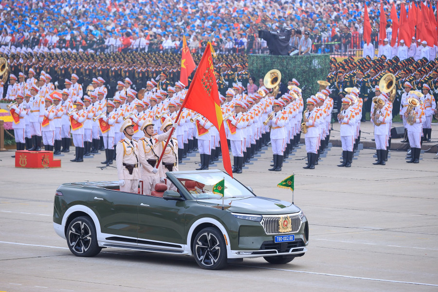 Khối diễu binh của lực lượng Công an tại A80. Ảnh: VGP/Nhật Bắc