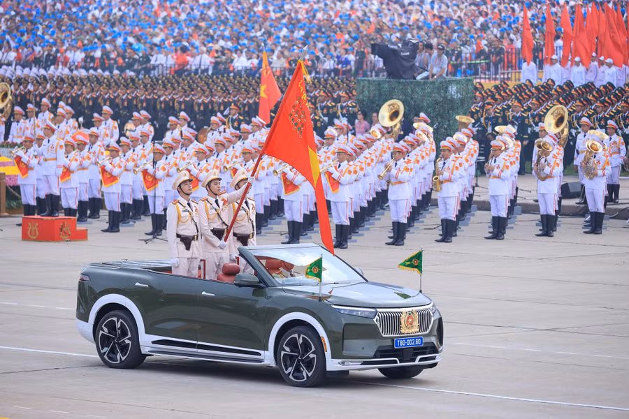 Khối diễu binh của lực lượng Công an tại A80. Ảnh: VGP/Nhật Bắc