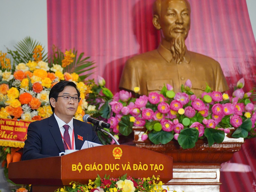 dai-bieu-tham-luan-2-2.jpg