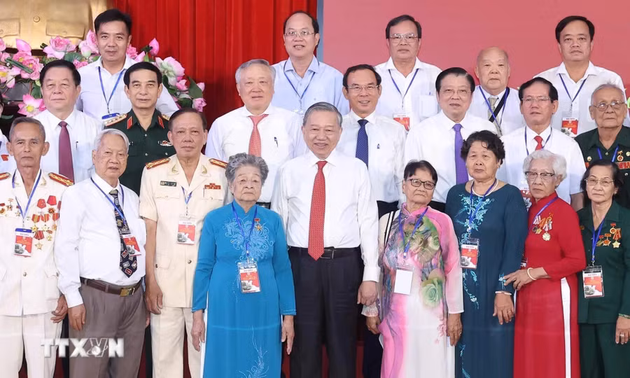 Tổng Bí thư Tô Lâm và các đại biểu. Ảnh: Thống Nhất/TTXVN