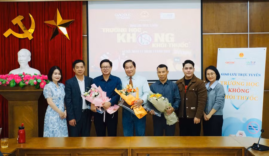 Giao lưu trực tuyến: Trường học không khói thuốc