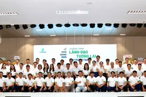 60 học viên khóa đầu tiên của chương trình “Lãnh đạo tương lai Petrovietnam”. Ảnh: BTC