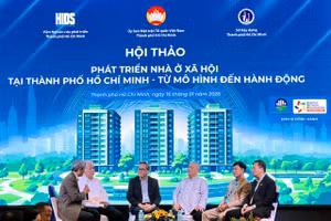 Các chuyên gia thảo luận tại hội thảo "Phát triển nhà ở xã hội tại TPHCM: Từ mô hình đến hành động".