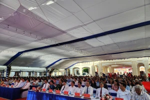 Toàn cảnh buổi lễ kỷ niệm 50 năm thành lập Trường THPT Hậu Nghĩa.