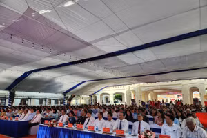 Toàn cảnh buổi lễ kỷ niệm 50 năm thành lập Trường THPT Hậu Nghĩa.