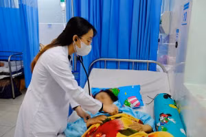 Bà N.T.P. hiện đã tỉnh táo sau khi được các bác sĩ điều trị tích cực. Ảnh: BVCC