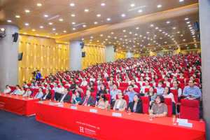 Toàn cảnh lễ khai mạc vòng bán kết Giải thưởng Euréka 2025 tại HIU. Ảnh: BTC