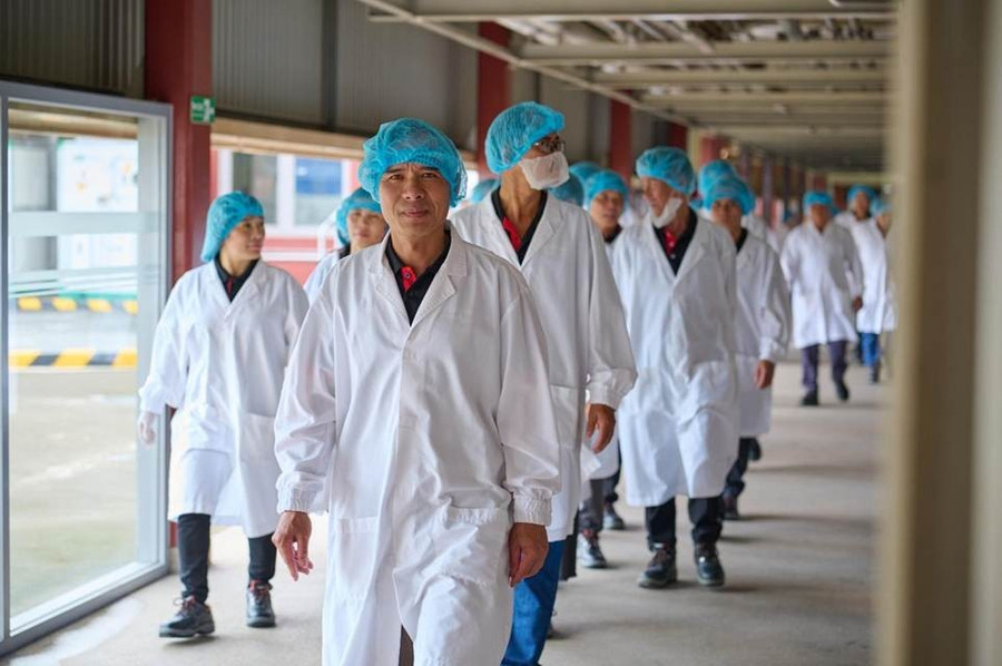 Các nông dân tiêu biểu của chương trình NESCAFÉ Plan hào hứng tham quan nhà máy Nestlé Trị An. Các nông dân tiêu biểu của chương trình NESCAFÉ Plan hào hứng tham quan nhà máy Nestlé Trị An.