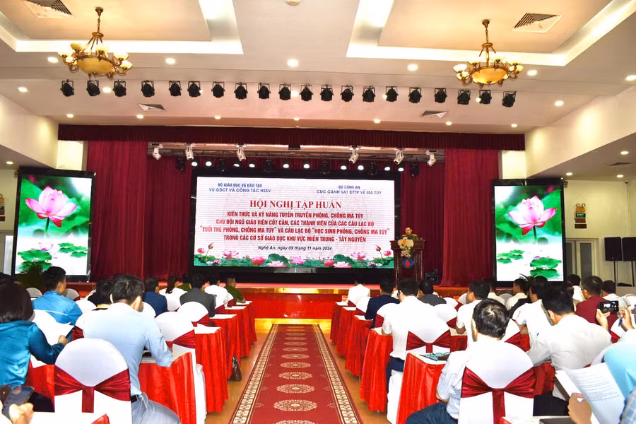 Quang cảnh hội nghị