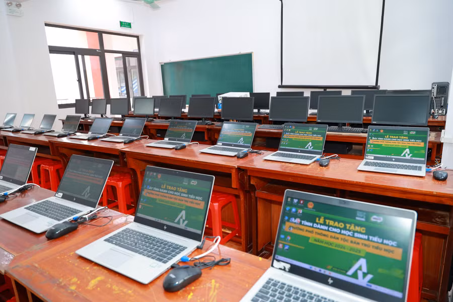 phong-may-tinh-duoc-nestle-milo-tai-tro-tai-truong-ptdt-ban-tru-tieu-hoc-khao-mang-9325-1169.jpg