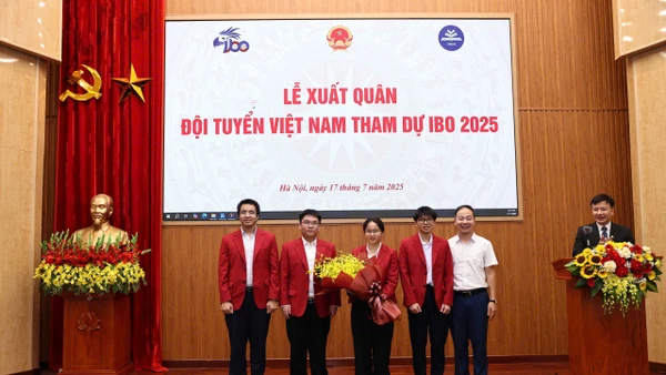 Đội tuyển quốc gia Việt Nam tham dự Olympic Sinh học Quốc tế (IBO) năm 2025 cùng Phó Cục trưởng Cục Quản lý chất lượng Nguyễn Ngọc Hà.