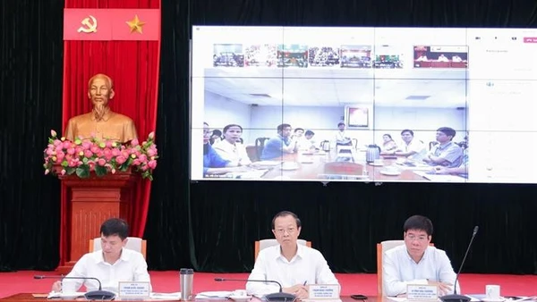 Thứ trưởng Thường trực Phạm Ngọc Thưởng chủ trì thảo luận tại hội nghị.