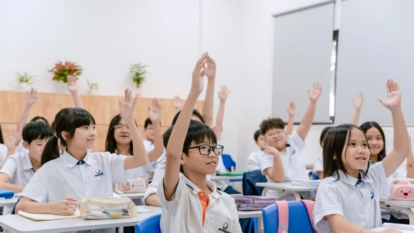 Học sinh Phenikaa School.