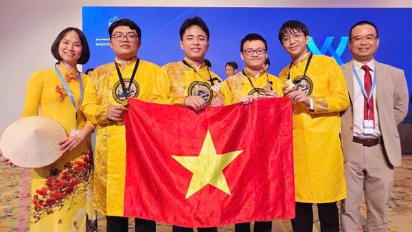 Đoàn Việt Nam tham dự Kỳ thi Olympic Hóa học Quốc tế 2025.
