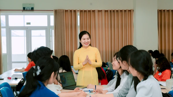 Giảng viên, sinh viên Trường Đại học Sư phạm (Đại học Đà Nẵng).