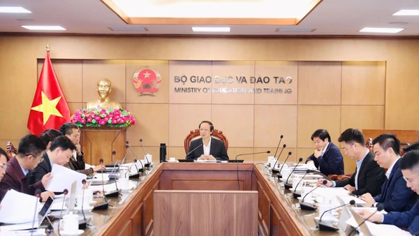 Thứ trưởng Thường trực Phạm Ngọc Thưởng chủ trì họp về Đề án Xây dựng hệ thống học liệu số quốc gia đối với giáo dục phổ thông.