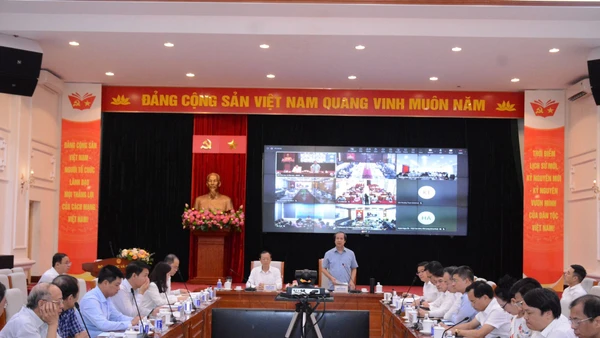 Bộ trưởng Nguyễn Kim Sơn chủ trì hội nghị.