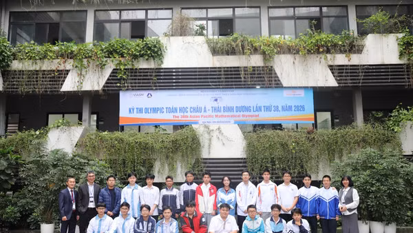 Đội tuyển Việt Nam tham dự Olympic toán Châu Á Thái Bình Dương.