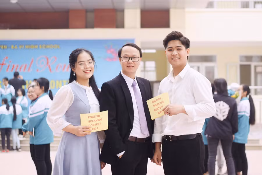 Ngọc tham gia câu lạc bộ Tiếng Anh của nhà trường