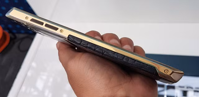 Smartphone “siêu bảo mật” giá 1.000 USD của Viettel: không Wi-Fi, camera, không Google Play ảnh 3