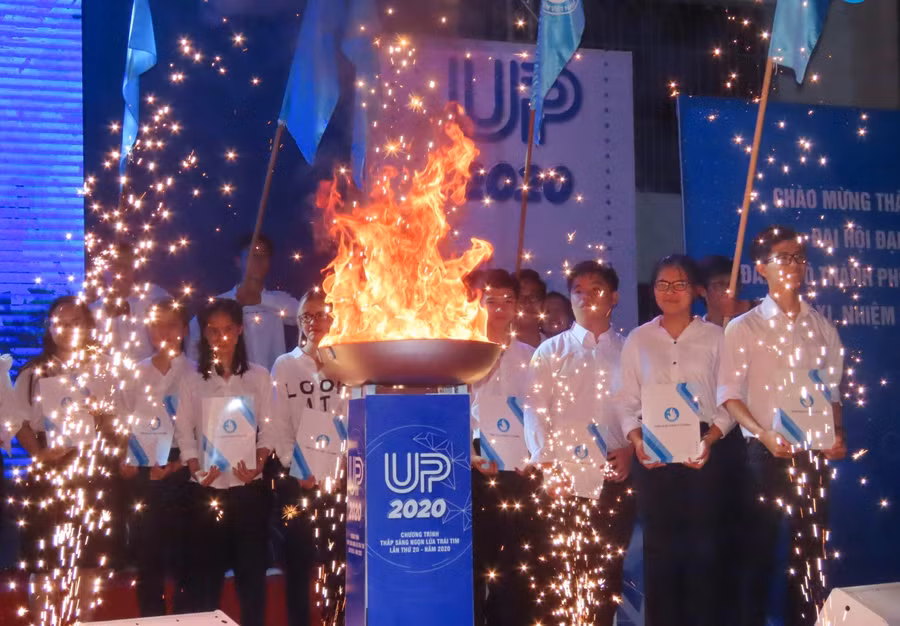 Tân sinh viên Trường ĐH Sư phạm TPHCM trong ngày hội sinh viên HCMUE - UP 2020.