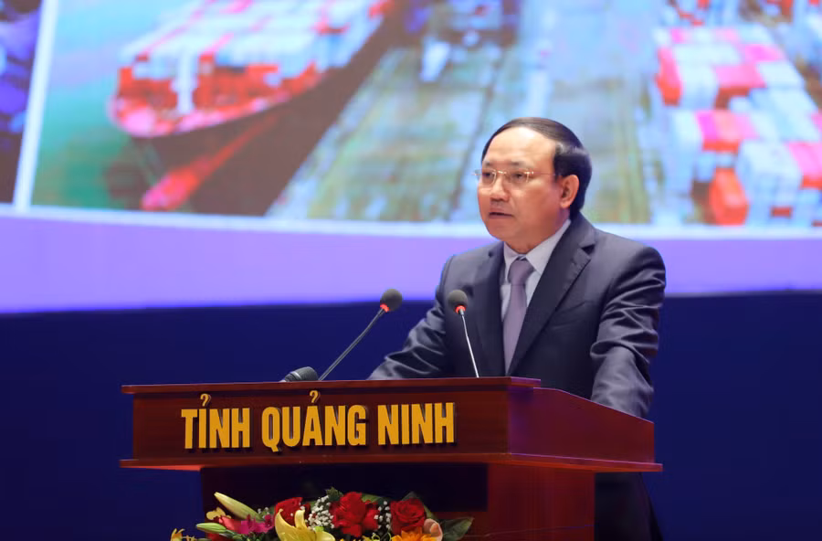 Ông Nguyễn Xuân Ký, Bí thư Tỉnh ủy, Chủ tịch HĐND tỉnh Quảng Ninh phát biểu tại hội nghị.